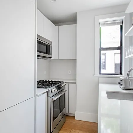 Brighton 2br W Wd By Restaurants Shops Bos-396 Apartment Boston
