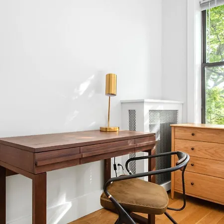 Brighton 2br W Wd By Restaurants Shops Bos-396