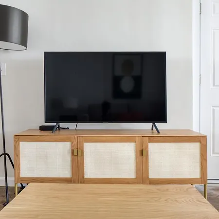 Newly Newly Renovated S 2br Bos-457