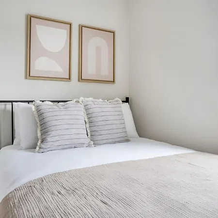 Apartment Roxbury 1br W Wd Nr Nubian Square Bos-733 Boston