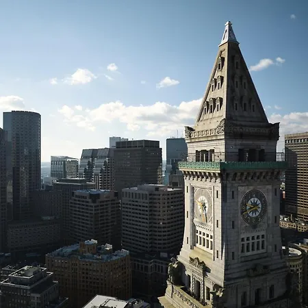 Marriott Vacation Club At Custom House,   3* Boston