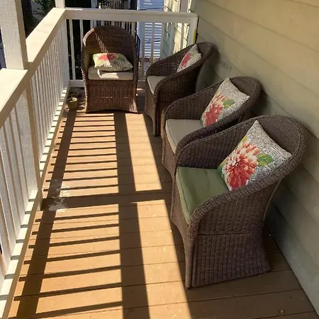 Near Train Station Gorgeous 3-bedroom With Patios * Boston