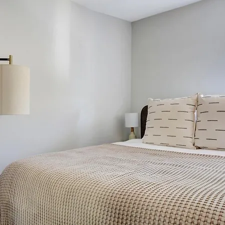 Newly Newly Renovated S 2br Bos-456 * Boston