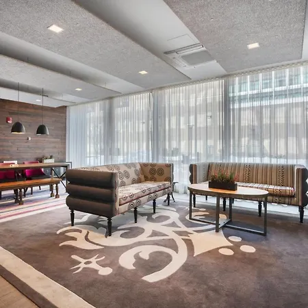 Back Bay Studio W Gym Nr Copley T Bos-121a * Boston