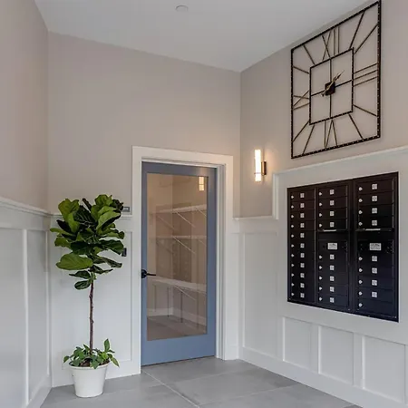 Roxbury 1br W Wd Nr Nubian Square Bos-733 Apartment