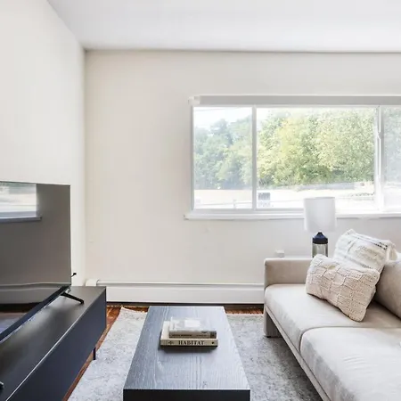 Trendy Longwood Studio Nr Mission Park Bos-669