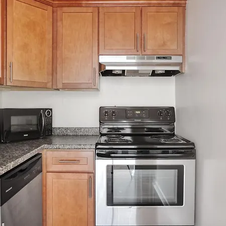 Trendy Longwood Studio Nr Mission Park Bos-669 Apartment Boston