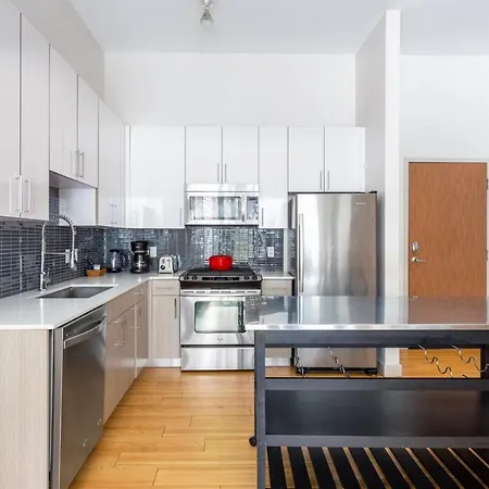 Apartment S 1br W Gym Wd By Seaport Lawn On D Bos-335 *