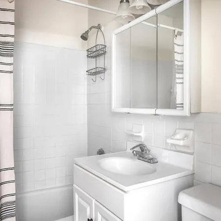 Trendy Longwood Studio Nr Mission Park Bos-669 Apartment Boston