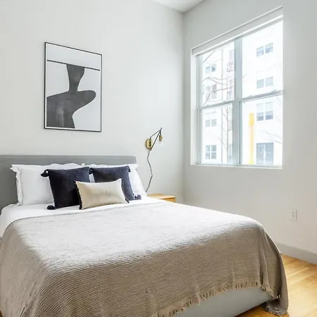S 1br W Gym Wd By Seaport Lawn On D Bos-335 Apartment Boston