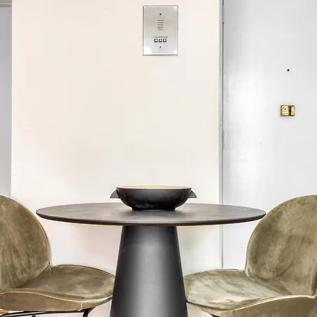 Back Bay 1br W Wd Nr Newbury St Bos-724 Apartment Boston
