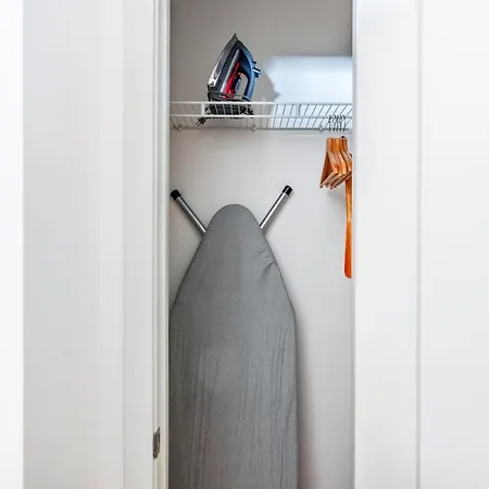 S W Gym Wd By Seaport On D Bos-351 Apartment