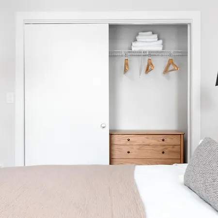 Brighton 1br W Wd Doorman Nr T Shopping Bos-324 Apartment *