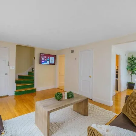 New Vanity Short- Term Rentals- Neponset Riverway Boston