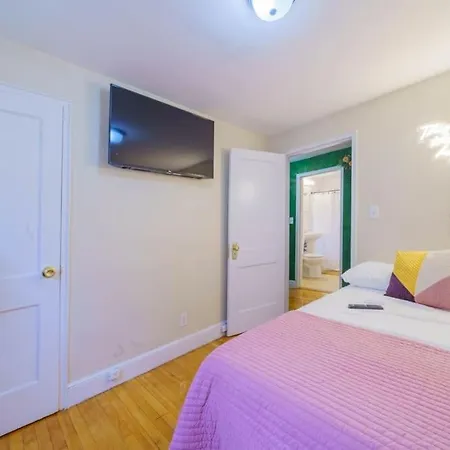 New Vanity Short- Term Rentals- Neponset Riverway Apartment