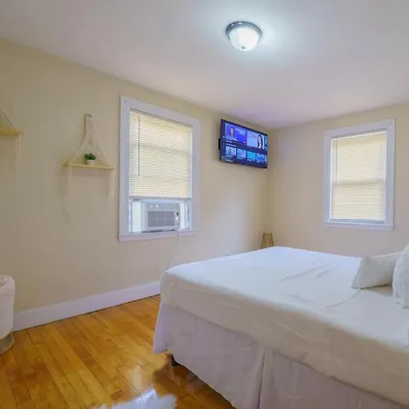 New Vanity Short- Term Rentals- Neponset Riverway Apartment Boston