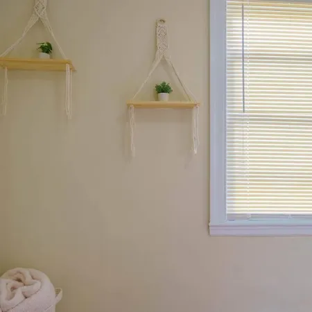 Apartment New Vanity Short- Term Rentals- Neponset Riverway Boston