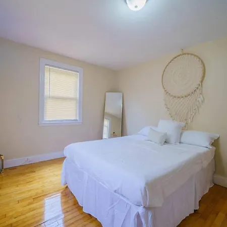 New Vanity Short- Term Rentals- Neponset Riverway *