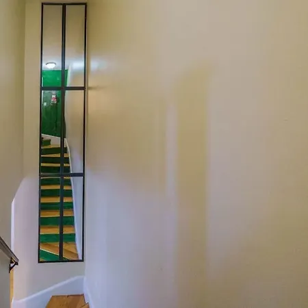 New Vanity Short- Term Rentals- Neponset Riverway *