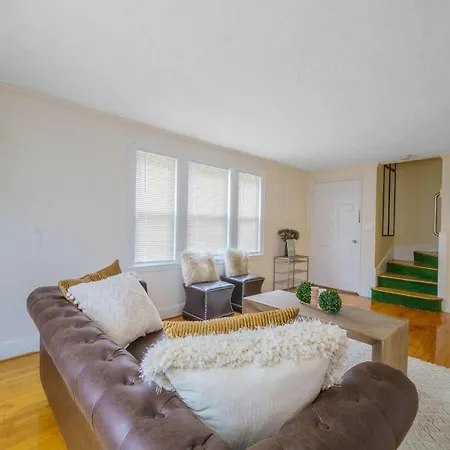 New Vanity Short- Term Rentals- Neponset Riverway