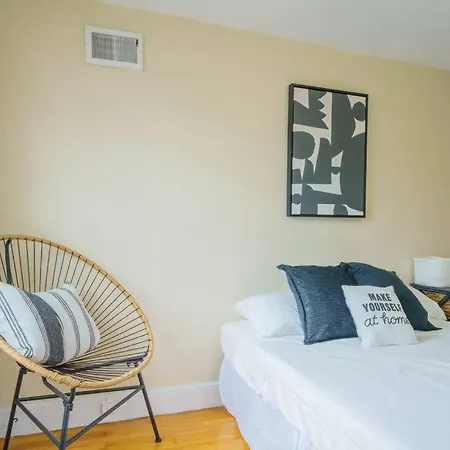 Apartment New Vanity Short- Term Rentals- Neponset Riverway Boston