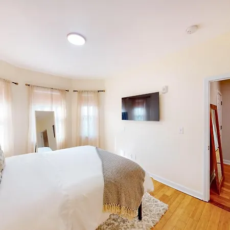 Five75 Lux Bos - Boho Chic Boston