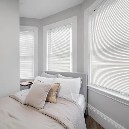 4br 1bh In South Near Old Harbor Private *