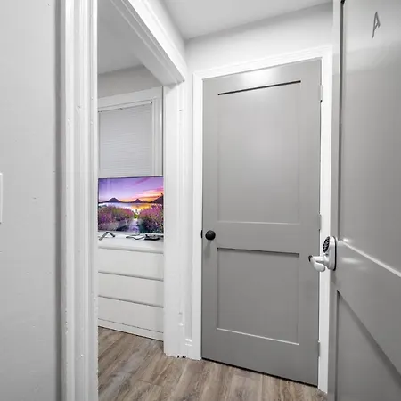4br 1bh In South Near Old Harbor Private Apartment