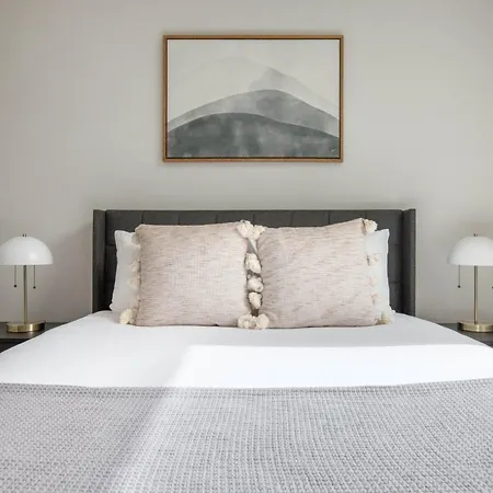 East Cambridge 2br W Gym Wd Nr Lechmere T Bos-869 * Boston