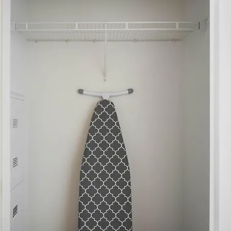 East Cambridge 2br W Gym Wd Nr Lechmere T Bos-869 Apartment