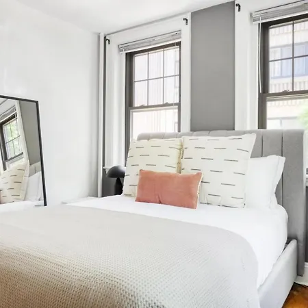 Apartment Brighton 1br Steps From College Bos-417 *