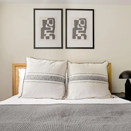 Longwood 2br W Wd Nr Mission Hill Bos-652 Apartment