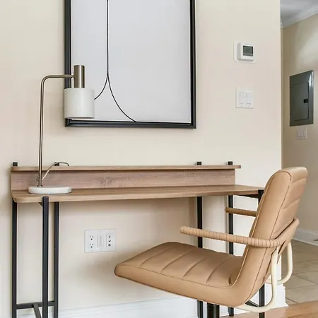 Apartment Chestationut Hill 2br W Wd Residential Area Bos-610
