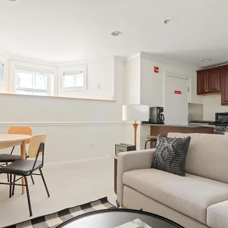 Apartment Longwood 2br W Wd Nr Mission Hill Bos-652 Boston