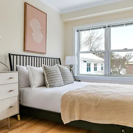 Apartment Chestationut Hill 2br W Wd Residential Area Bos-610