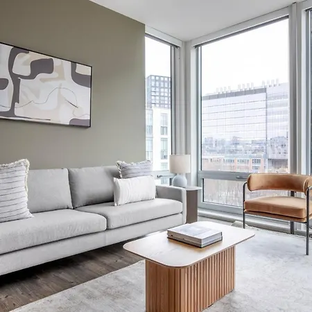 East Cambridge 1br W Gym Wd Nr Lechmere T Bos-807