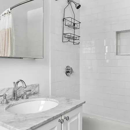 Apartment Chestationut Hill 2br W Wd Residential Area Bos-610 *