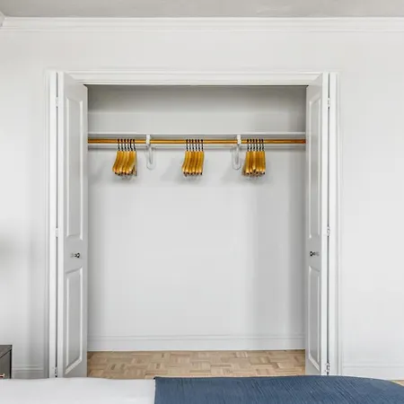 Apartment Symphony 1br W Doorman Business Center Nr Mfa Bos-648