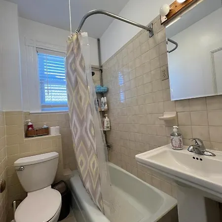 Private In A Grand House Homestay *