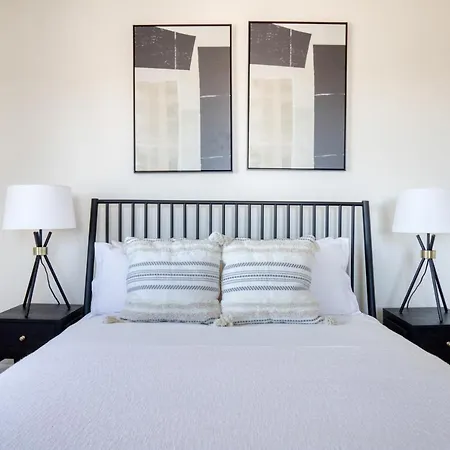 Longwood 2br W Wd Nr Roxbury Crossing Bos-864
