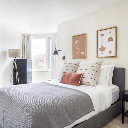Back Bay 2br2b Steps From Prudential Center Bos-410