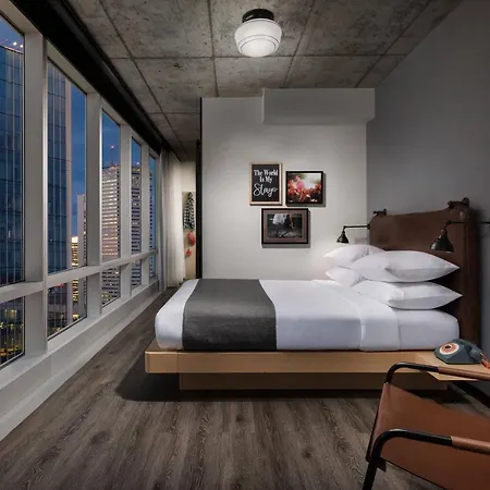 Moxy Downtown