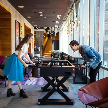 Moxy Downtown Hotel 3*
