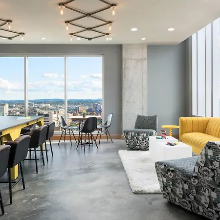 Moxy Downtown Hotel Boston