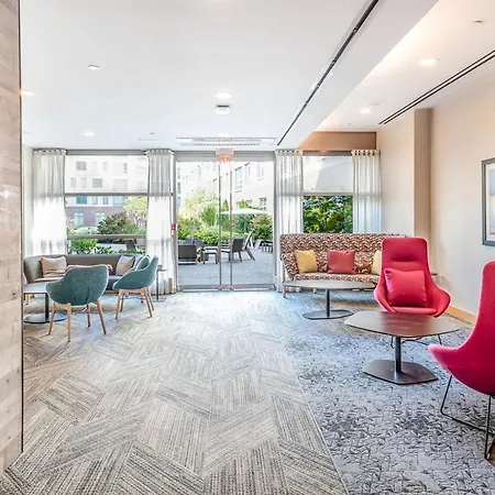 Well-located Kendall Sq 1br W Courtyard Bos-387
