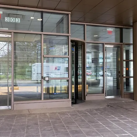 Well-located Kendall Sq 1br W Courtyard Bos-387 Apartment Boston