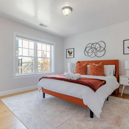 Amazing Family-friendly And Group-friendly #thebackdorch Apartment *