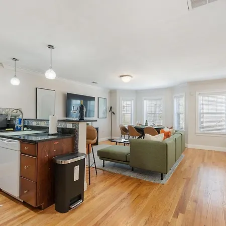 Apartment Amazing Family-friendly And Group-friendly #thebackdorch Boston
