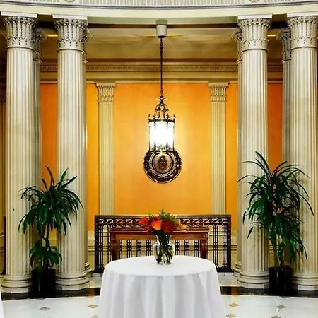 Common Hotel Boston