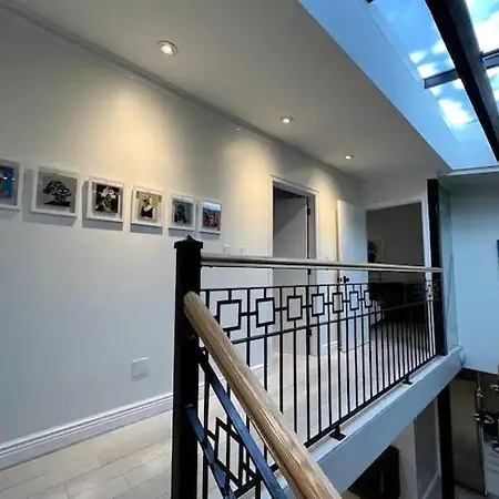 Holiday home Luxurious Brighton Manor *